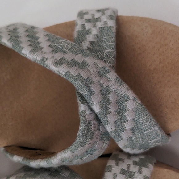 𝅺toms Sienna Aztec Wedges Green White 8 - Picture 10 of 10